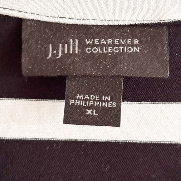 J.Jill Wearever Sz XL Black and White Striped V-Neck Tank Top Shell Relaxed Fit - Picture 3 of 11
